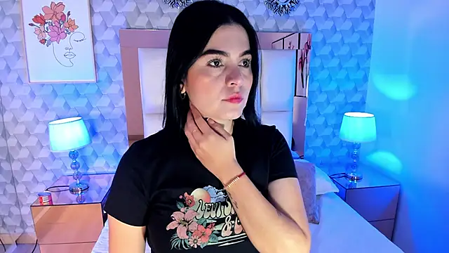 Snapshot of Sasha__sims__ chatting on 9, 10, 2025 Sasha sims online show from 9, 10, 2025