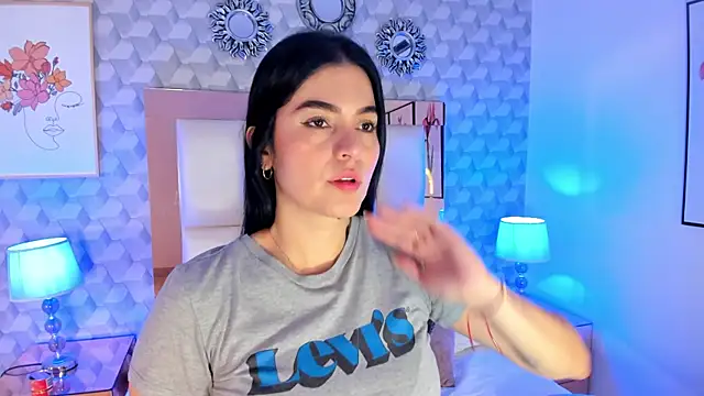 Sasha  sims   online show from 21, 10, 2025