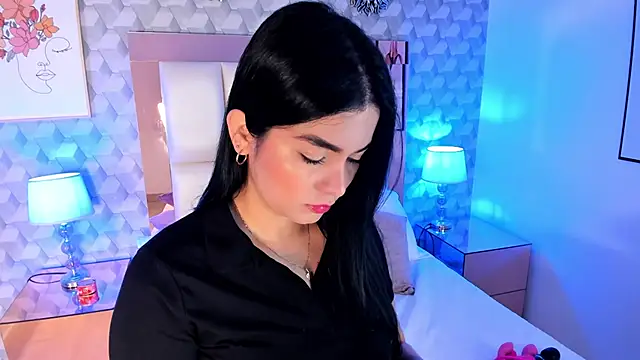 Sasha  sims   online show from 20, 11, 2025