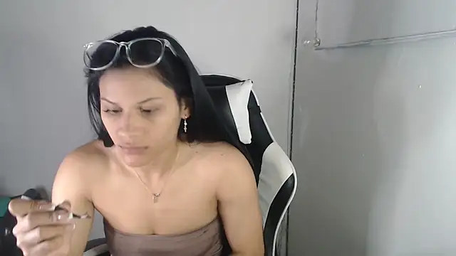 JessGarcia online show from 16, 11, 2025