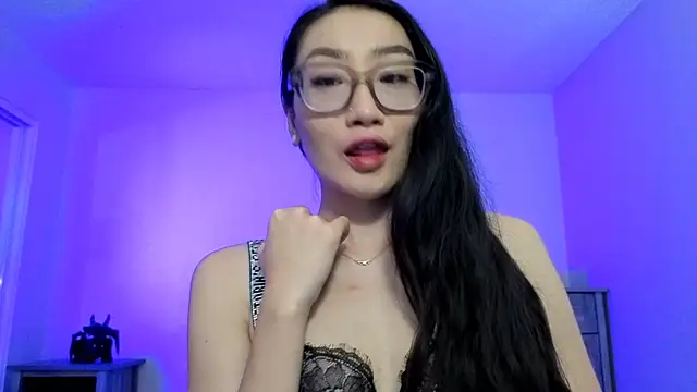 Snapshot of Aliciaz3 chatting on 1, 10, 2025 Aliciaz3 online show from 1, 10, 2025