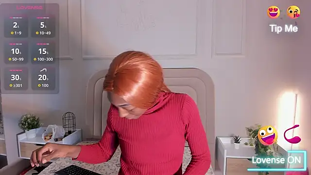 Snapshot of Anamonrroe chatting on 6, 10, 2025 Anamonrroe online show from 6, 10, 2025