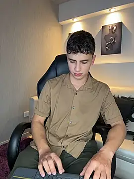 Snapshot of AdrianRinaldi chatting on 1, 4, 2026 AdrianRinaldi online show from 1, 4, 2026