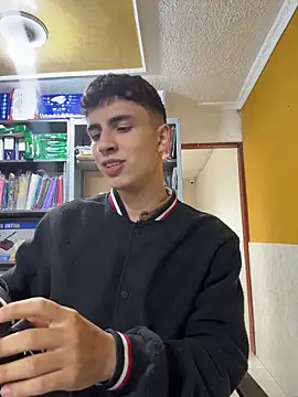 Snapshot of AdrianRinaldi chatting on 17, 4, 2026 AdrianRinaldi online show from 17, 4, 2026