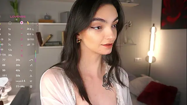 Snapshot of Morena_Dolce chatting on 7, 10, 2025 Morena Dolce online show from 7, 10, 2025