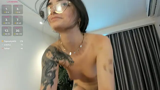 Morena Dolce online show from 6, 4, 2026