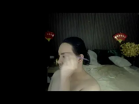 Hotcum ella online show from 6, 10, 2025