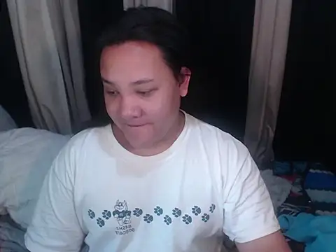 Hotcum ella online show from 15, 4, 2026