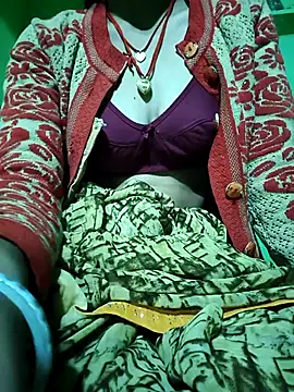 Snapshot of Shreya-couple chatting on 18, 11, 2025 Shreya-couple online show from 18, 11, 2025