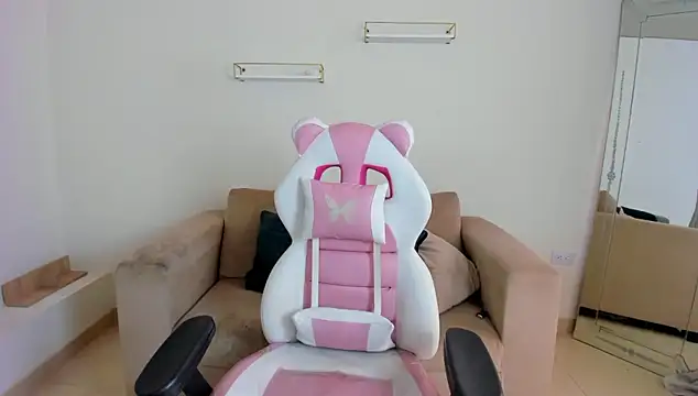 april smiith online show from 9, 1, 2026