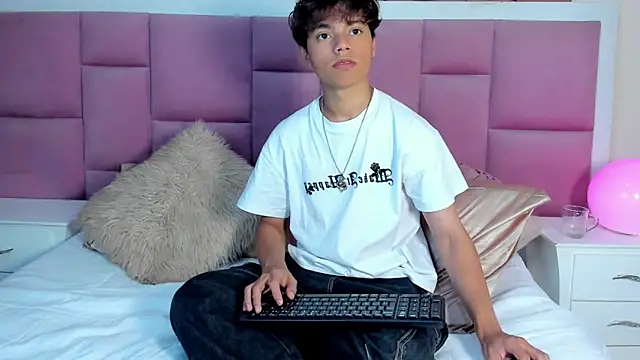Snapshot of Honeymoon_sariel chatting on 30, 4, 2026 Honeymoon sariel online show from 30, 4, 2026