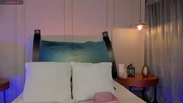 NaishaFord 1 online show from 25, 10, 2025