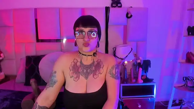 Violett Novoa online show from 19, 12, 2025