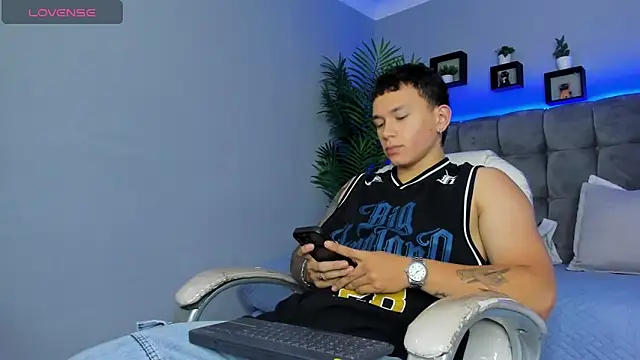 Thomas moon online show from 14, 4, 2026