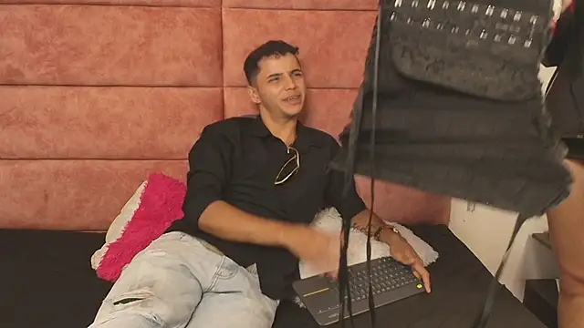 HellAndDante  online show from 15, 10, 2025