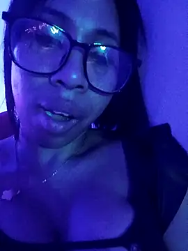 Elowen Clark online show from 9, 11, 2025