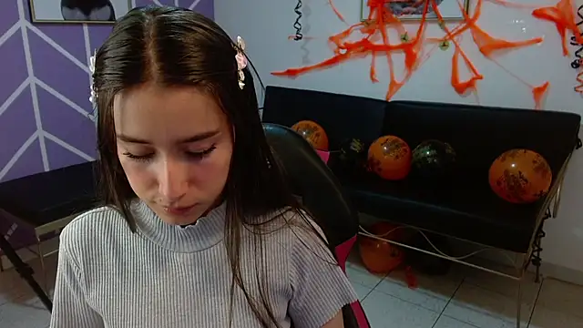 Adhara Kitten online show from 6, 11, 2025