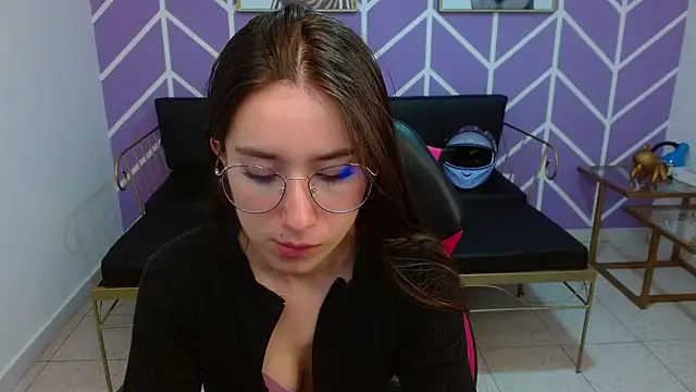 Adhara Kitten online show from 8, 1, 2026