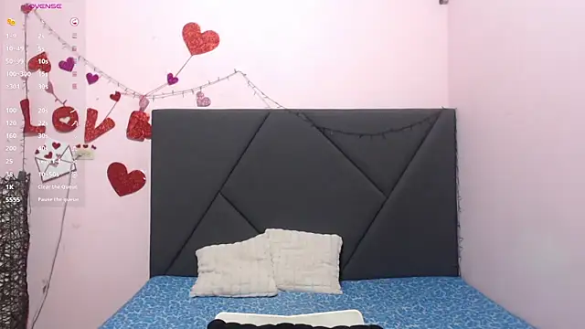 pamela echeverria online show from 12, 3, 2026