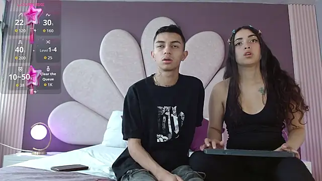 Snapshot of NickandAbby_ chatting on 13, 5, 2026 NickandAbby online show from 13, 5, 2026