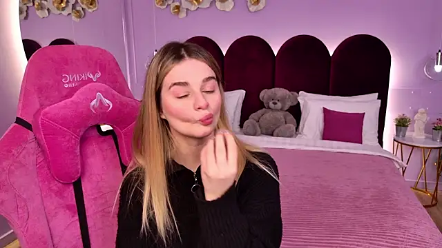 SweetyLicky online show from 17, 12, 2025