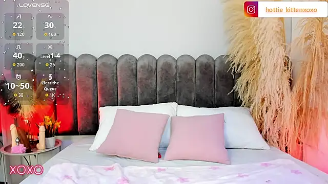 Viollet xoxo online show from 15, 9, 2025