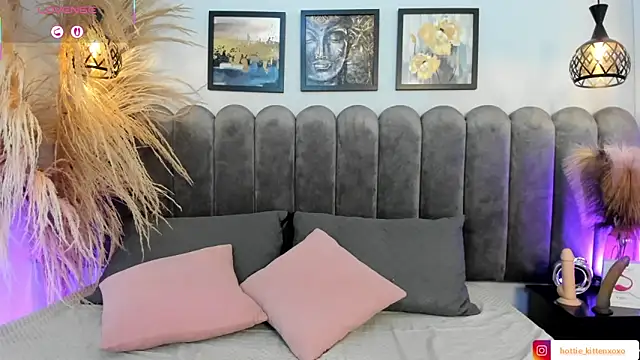 Viollet xoxo online show from 14, 10, 2025