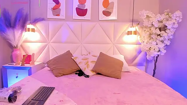 Viollet xoxo online show from 22, 10, 2025