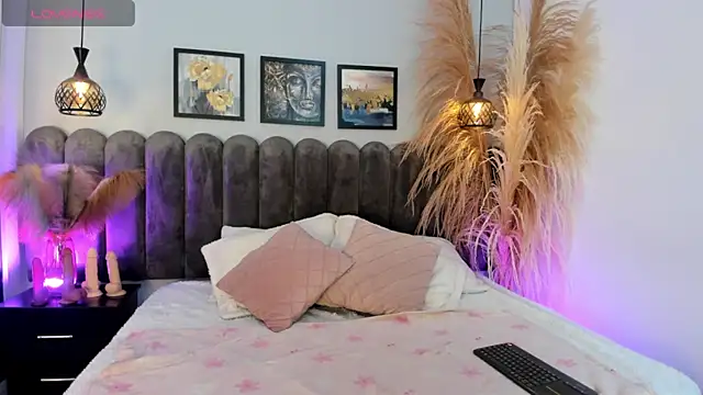 Snapshot of Viollet_xoxo chatting on 18, 2, 2026 Viollet xoxo online show from 18, 2, 2026