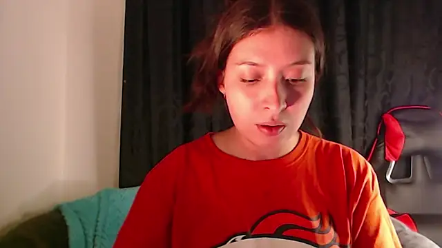 Snapshot of -Ivonny chatting on 11, 9, 2025 -Ivonny online show from 11, 9, 2025