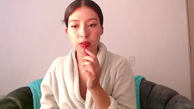 Snapshot of -Ivonny chatting on 28, 9, 2025 -Ivonny online show from 28, 9, 2025