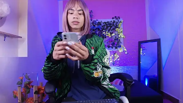 Katy bratz  online show from 6, 10, 2025