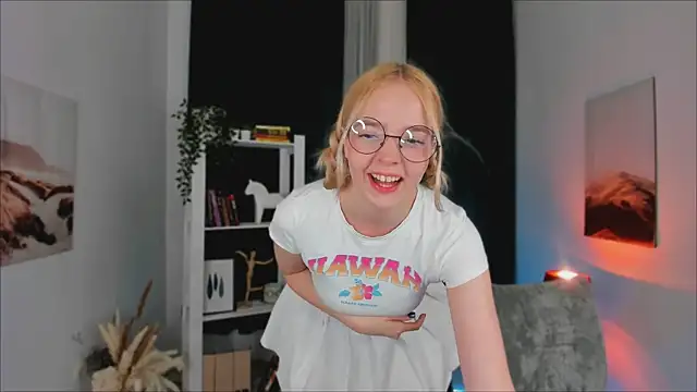 BellaMontgomery online show from 10, 9, 2025