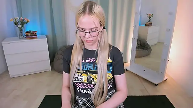 BellaMontgomery online show from 18, 5, 2026