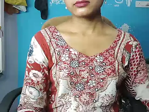 ROSE GOLDE online show from 6, 8, 2026