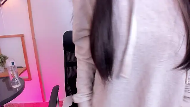 Snapshot of AliceSweet10 chatting on 10, 9, 2025 AliceSweet10 online show from 10, 9, 2025