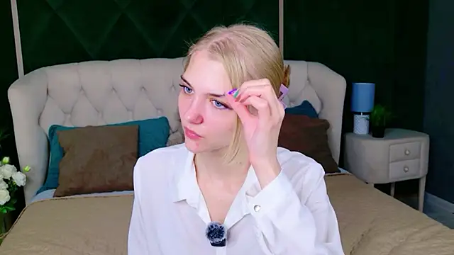 4example Chloe online show from 26, 6, 2026