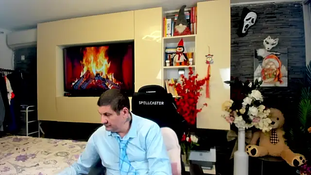 SpartacusDaddy48 online show from 25, 3, 2026