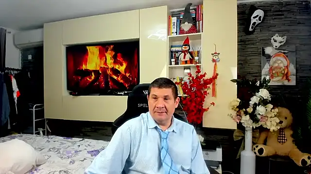 SpartacusDaddy48 online show from 25, 3, 2026