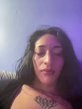 Snapshot of llamameluna_ chatting on 4, 8, 2026 llamameluna online show from 4, 8, 2026