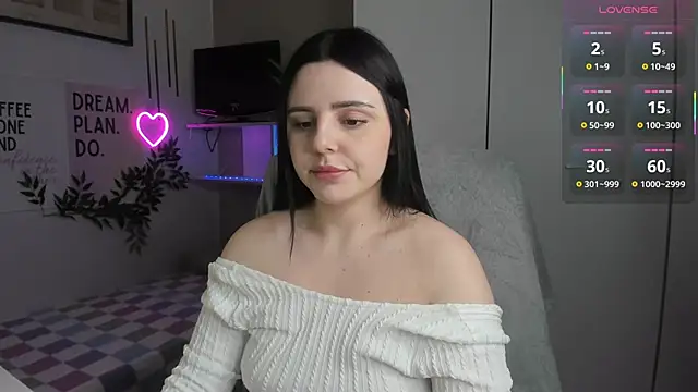 LiaWoow online show from 11, 11, 2025