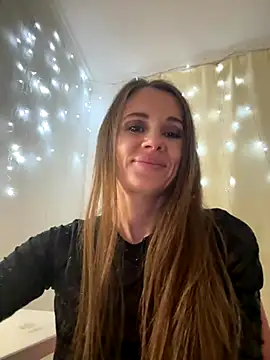 LucieMack online show from 13, 10, 2025