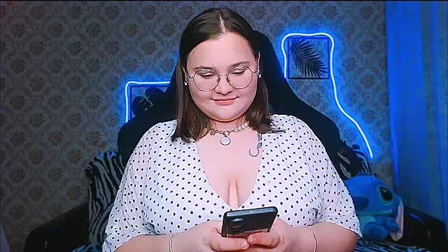 InLoveWithLife26 online show from 2, 10, 2025