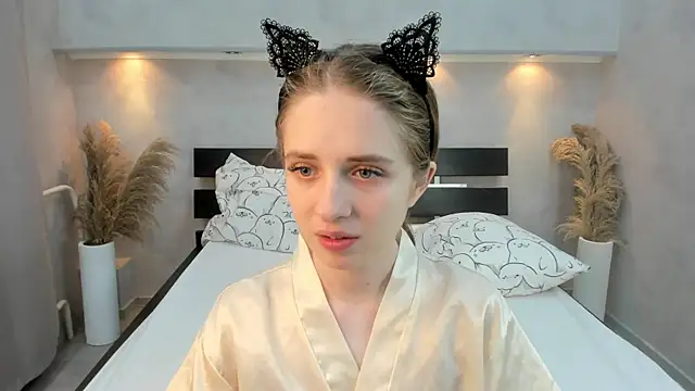 Camilla Kelly online show from 20, 10, 2025