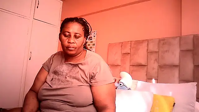 HUGEASSXXXXX online show from 4, 8, 2026