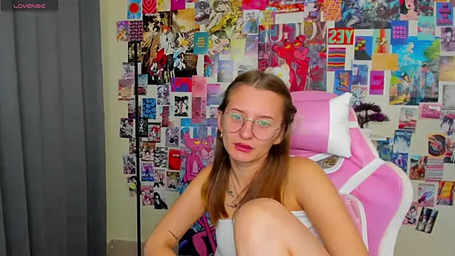 Maryyy May online show from 8, 10, 2025