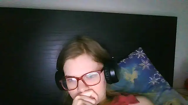 Moonolighta online show from 3, 12, 2025