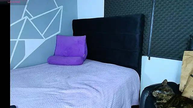 karlamoon23 online show from 11, 3, 2026