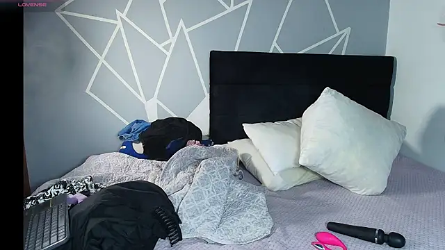 karlamoon23 online show from 25, 3, 2026