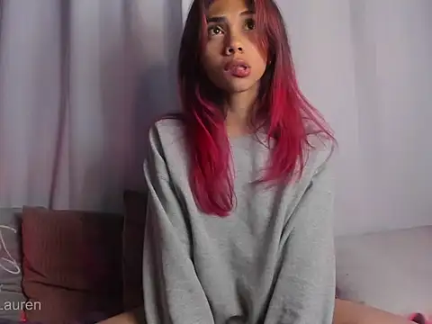 Snapshot of Laurenn_2 chatting on 15, 10, 2025 Laurenn 2 online show from 15, 10, 2025